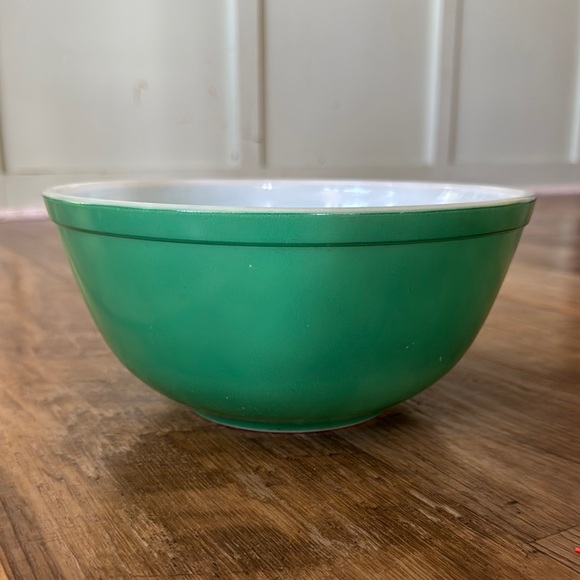 Vintage Pyrex Green Primary Bowl #403 - Picture 1 of 9